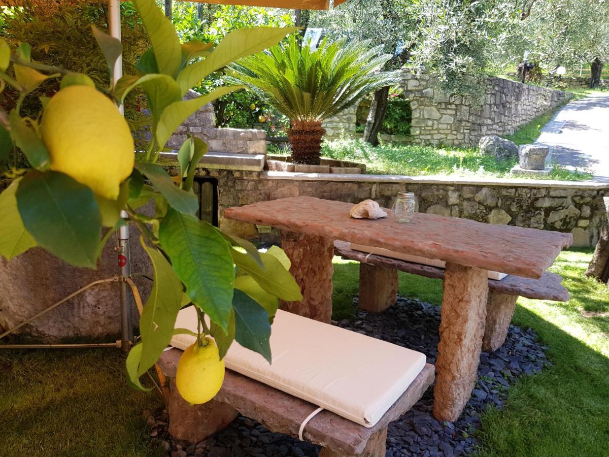 Guesthouse "Villa Tamas" Лимоне сул Гарда Екстериор снимка